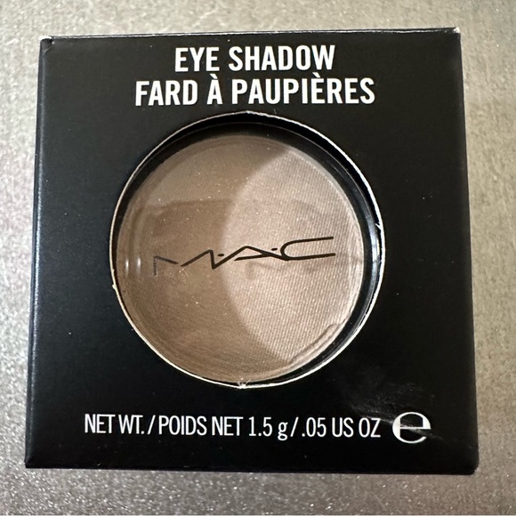 NWOT MAC SHROOM Satin Eyeshadow - Picture 3 of 3